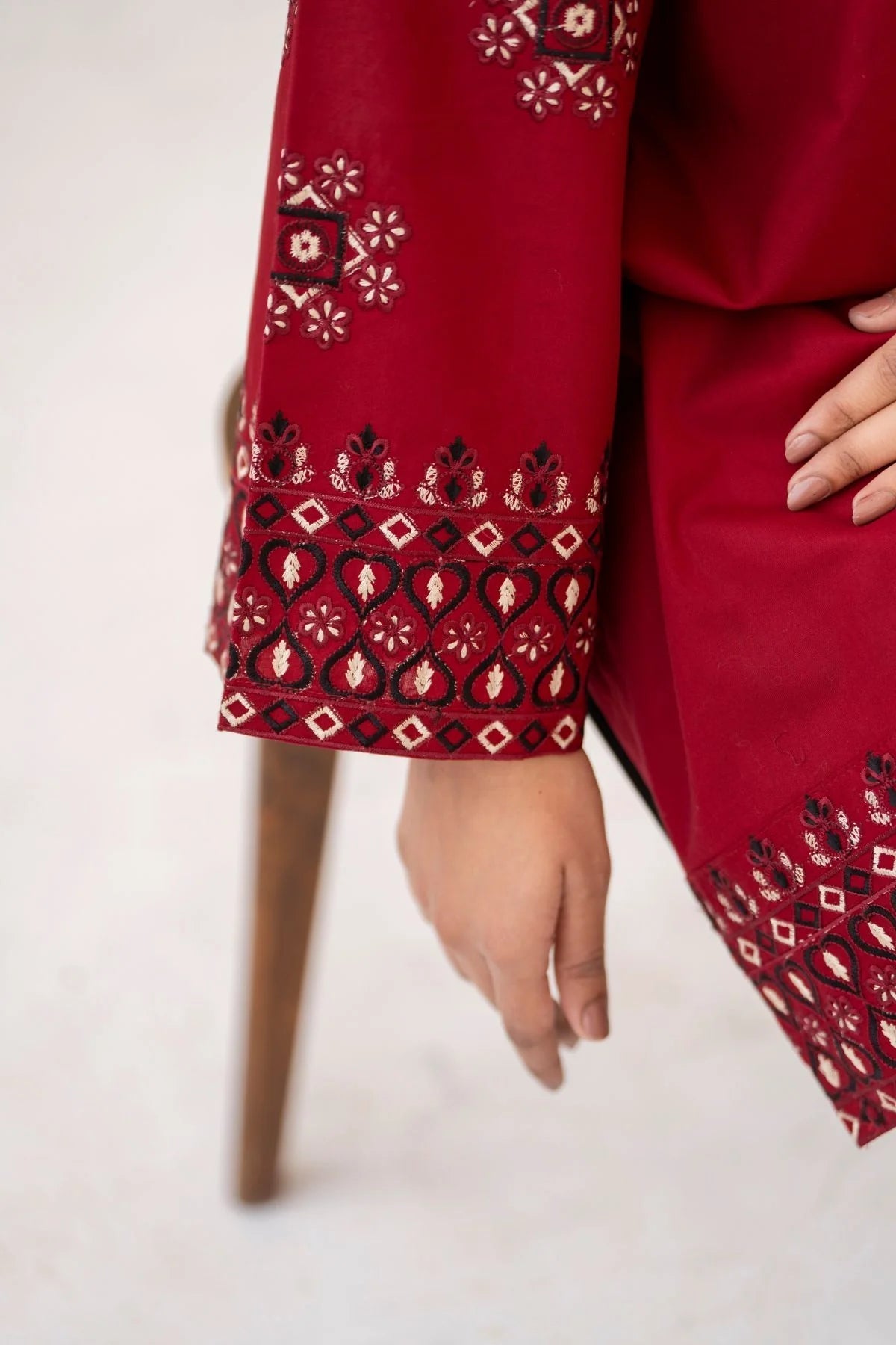 Noor-E-Laal Farshi Shalwar 2PC