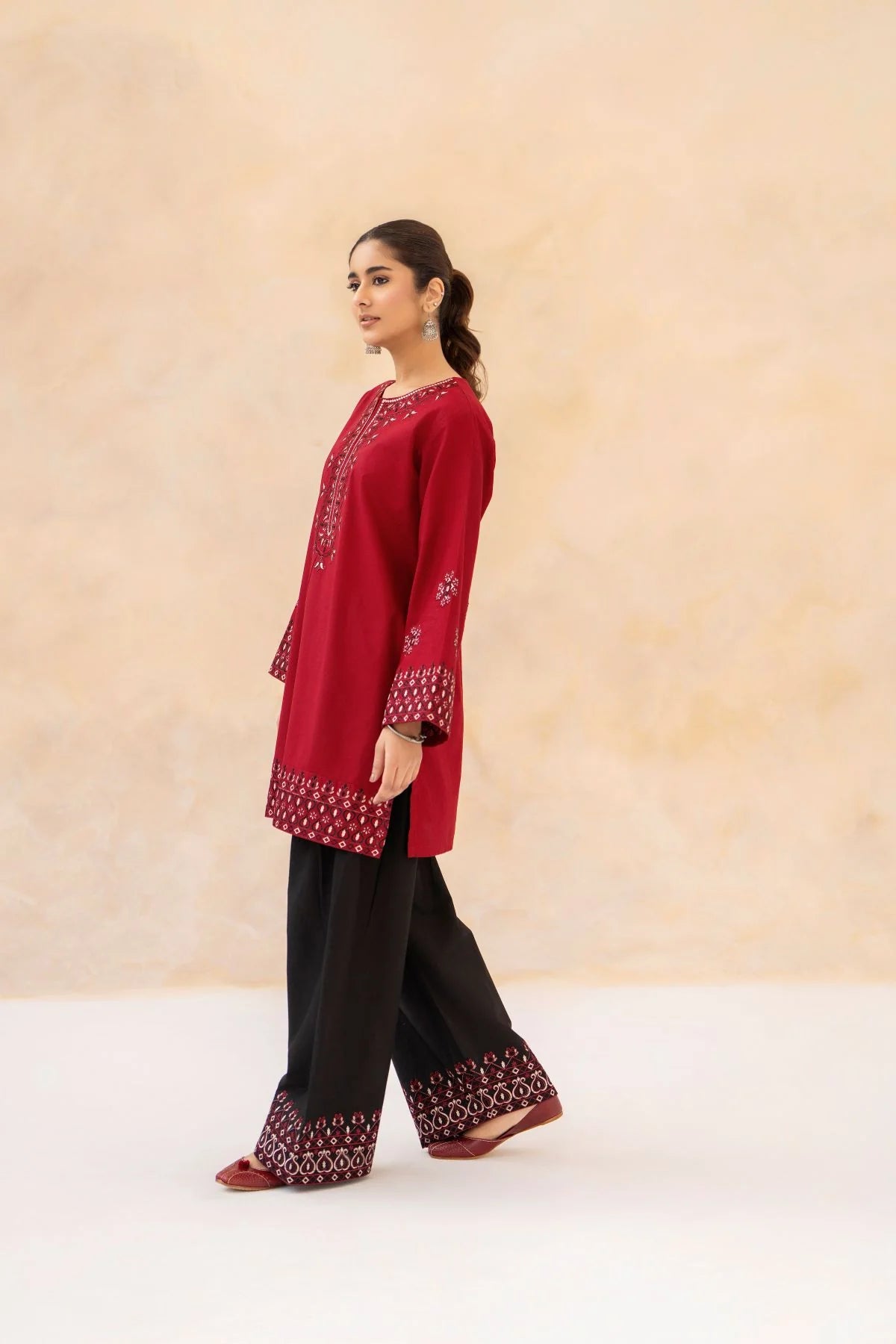 Noor-E-Laal Farshi Shalwar 2PC
